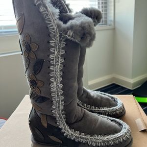 Beautiful Mou Boots